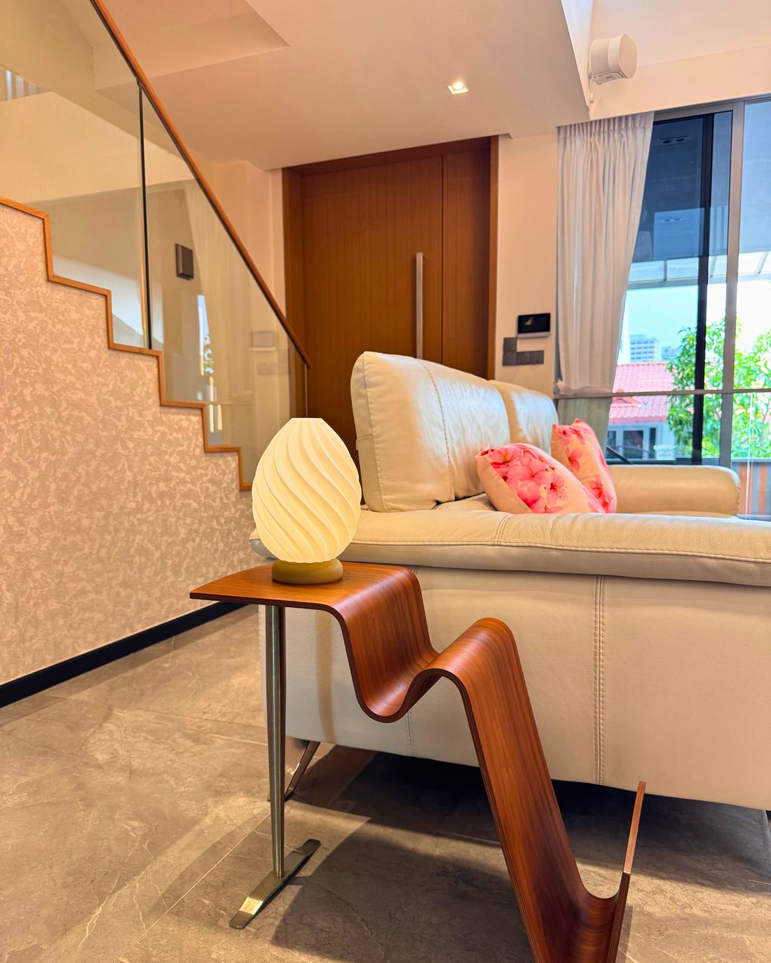 Seedlume Blossom lamp on a side table
